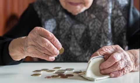 balgarskiat pensioner poluchava sredno 73548 leva na mesec 1