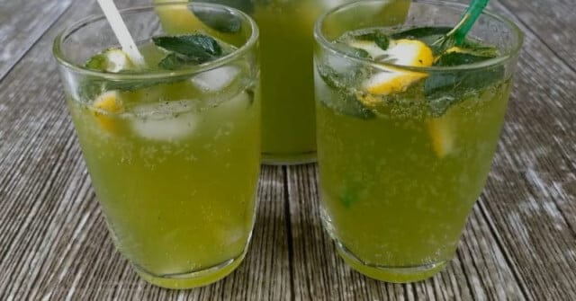 Домашното мохито е в пъти по-вкусно, отколкото в кафене и много по-евтино. Готово за минути