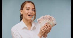 Не пари, а МНОГО пари! Тези три зодии ги чака луд финансов късмет през юни: 20 m 6f99e692fb234362a8107a8641bfb797