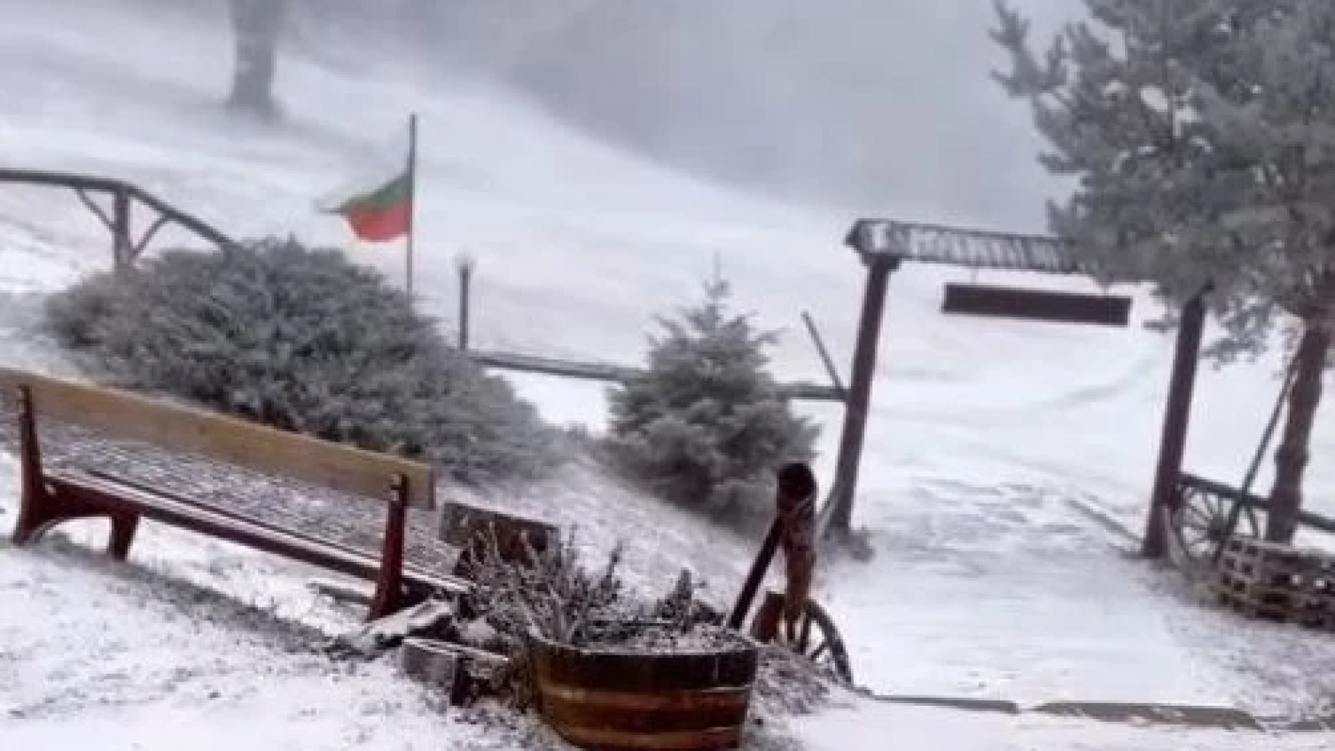 Първият сняг заваля! Ето къде в България зимата вече дойде СНИМКИ 3 1731222457 clipboard08