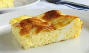 Лесно и вкусно! С три яйца, кашкавал и прясно мляко създайте ястие, което ще очарова всички. Готово за 20 минути и идеално за семейната трапеза!