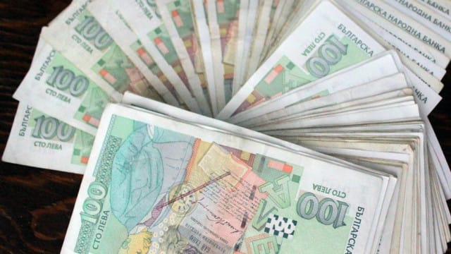 Телец, Лъв, Скорпион и Козирог ще се радват на големи финансови успехи тази седмица. Очакват ги приходи, повишения и доходоносни възможности.