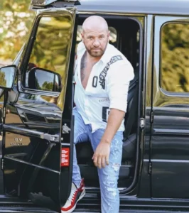 Динко Вълев от Ямбол се промени напълно благодарение на любовта си към Весела и раждането на дъщеря им Виктория. Нов живот, нов човек!