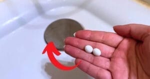 Хвърлете в мивката и напълнете с вода: Работи толкова бързо, че водопроводчикът може да се скрие! 44 m 8471261dffa2e7c0ac443a3c37d79997