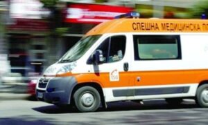 Седем ранени полицаи и летящи линейки след масов бой насред София 84 17575843161